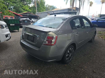 2012 Nissan Sentra 2.0 S – miniatura 3