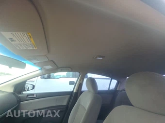 2012 Nissan Sentra 2.0 S - miniatura 17