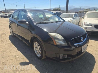2012 Nissan Sentra 2.0 SR - miniatura 4