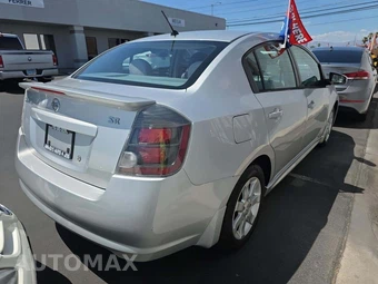 2012 Nissan Sentra 2.0 SR – miniatura 3