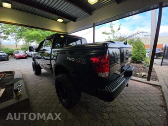 2012 Nissan TITAN PRO-4X Crew Cab Short Bed - miniatura 2