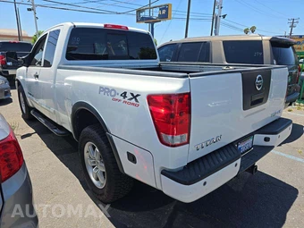 2012 Nissan TITAN PRO-4X Extended Cab Medium Bed – miniatura 2