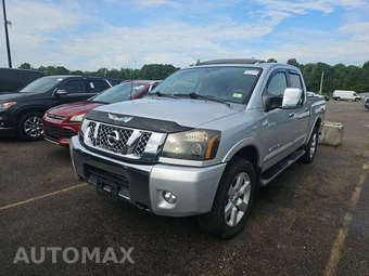2012 Nissan TITAN SL Crew Cab Short Bed