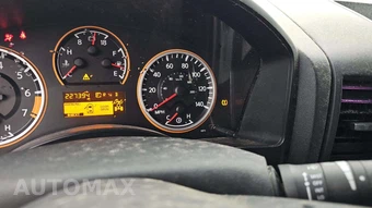 2012 Nissan TITAN SV Crew Cab Short Bed – miniatura 35