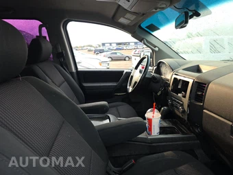 2012 Nissan TITAN SV Crew Cab Short Bed – miniatura 8