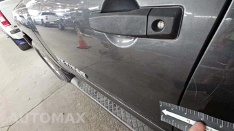 2012 Nissan TITAN SV Crew Cab Short Bed - miniatura 33