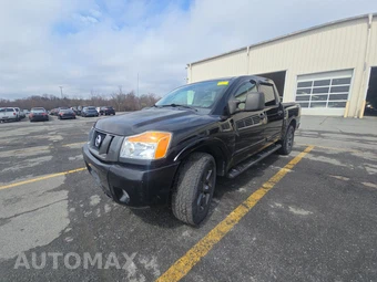 2012 Nissan TITAN SV Crew Cab Short Bed