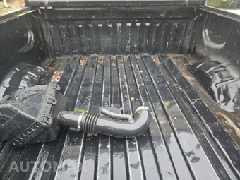 2012 Nissan TITAN SV Crew Cab Short Bed - miniatura 17