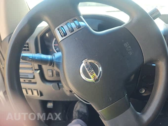 2012 Nissan TITAN SV Crew Cab Short Bed - miniatura 10