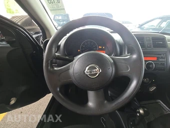 2012 Nissan Versa 1.6 S Sedan – miniatura 10