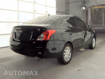 2012 Nissan Versa 1.6 S Sedan – miniatura 4