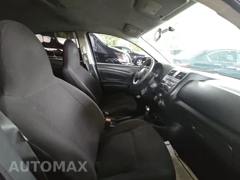 2012 Nissan Versa 1.6 S Sedan – miniatura 8
