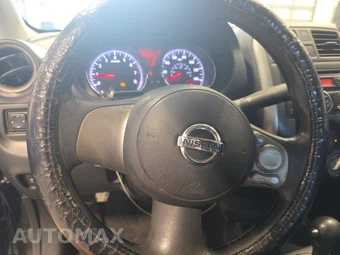 2012 Nissan Versa 1.6 SV Sedan – miniatura 10