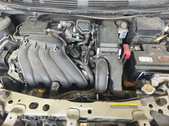 2012 Nissan Versa 1.6 SV Sedan – miniatura 15