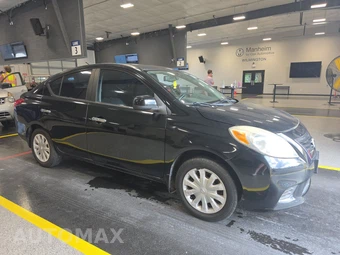 2012 Nissan Versa 1.6 SV Sedan – miniatura 3
