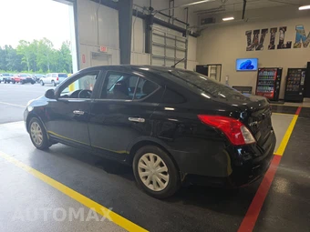 2012 Nissan Versa 1.6 SV Sedan – miniatura 6