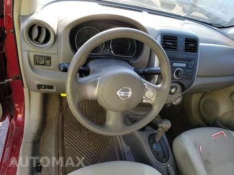 2012 Nissan Versa 1.6 SV Sedan – miniatura 10
