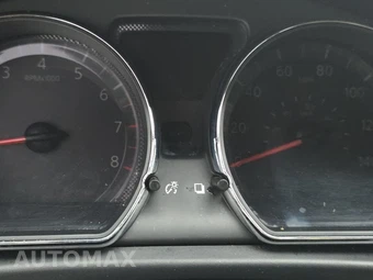2012 Nissan Versa 1.6 SV Sedan – miniatura 12