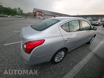 2012 Nissan Versa 1.6 SV Sedan – miniatura 4