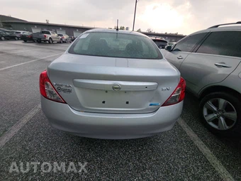 2012 Nissan Versa 1.6 SV Sedan – miniatura 5