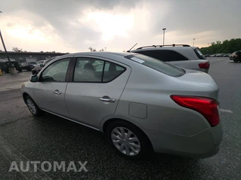 2012 Nissan Versa 1.6 SV Sedan – miniatura 6