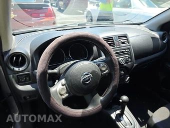 2012 Nissan Versa 1.6 SV Sedan – miniatura 11