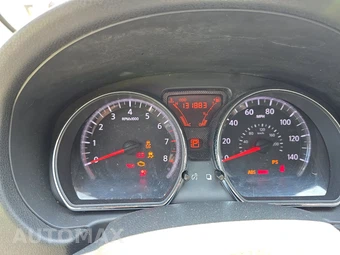 2012 Nissan Versa 1.6 SV Sedan – miniatura 12