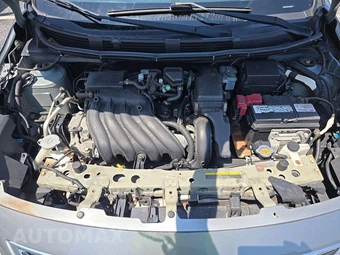 2012 Nissan Versa 1.6 SV Sedan – miniatura 15