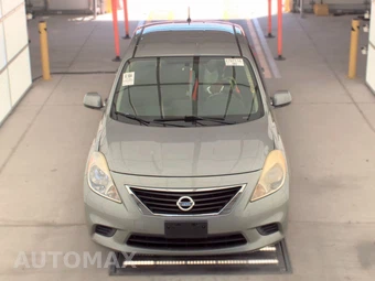 2012 Nissan Versa 1.6 SV Sedan – miniatura 2