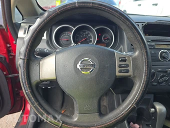 2012 Nissan Versa 1.8 S Hatchback – miniatura 10