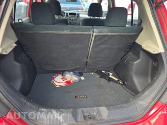 2012 Nissan Versa 1.8 S Hatchback – miniatura 16