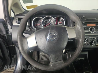 2012 Nissan Versa 1.8 S Hatchback – miniatura 10