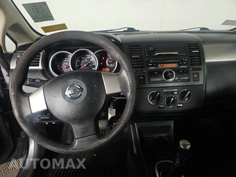 2012 Nissan Versa 1.8 S Hatchback – miniatura 11