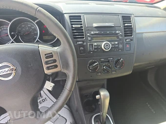 2012 Nissan Versa 1.8 S Hatchback – miniatura 11