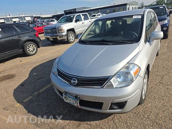 2012 Nissan Versa 1.8 S Hatchback - miniatura 2