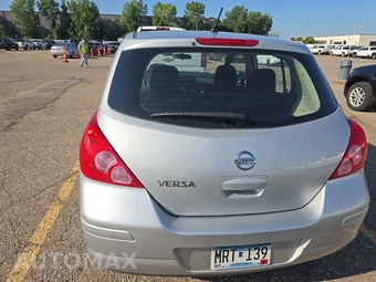 2012 Nissan Versa 1.8 S Hatchback - miniatura 5