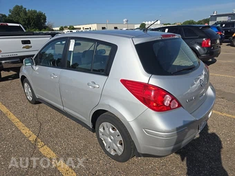 2012 Nissan Versa 1.8 S Hatchback - miniatura 6