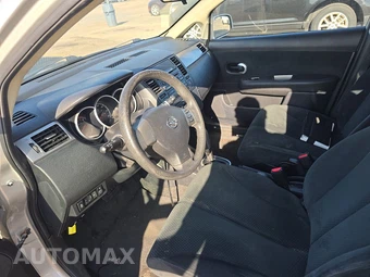2012 Nissan Versa 1.8 S Hatchback - miniatura 7