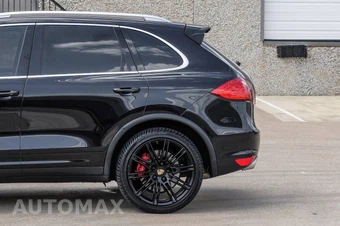 2012 Porsche Cayenne Turbo - miniatura 18