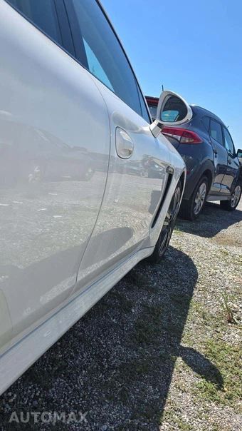 2012 Porsche Panamera 4 - miniatura 25