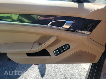 2012 Porsche Panamera 4 – miniatura 9