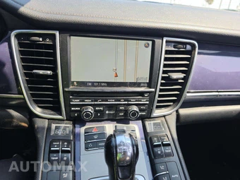 2012 Porsche Panamera 4 - miniatura 10