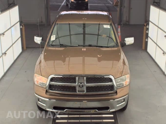 2012 Ram 1500 Laramie Crew Cab Short Bed - miniatura 2