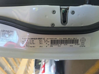 2012 Ram 1500 Laramie Crew Cab Short Bed – miniatura 14