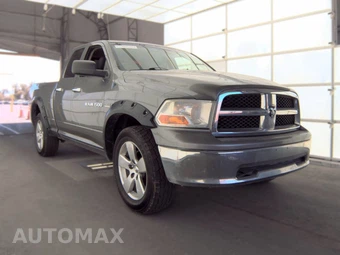 2012 Ram 1500 SLT Extended Cab Medium Bed – miniatura 3