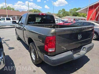 2012 Ram 1500 ST Extended Cab Medium Bed – miniatura 2