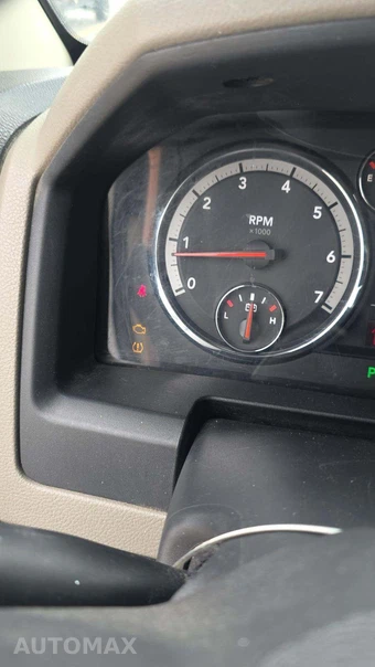 2012 Ram 1500 ST Extended Cab Medium Bed – miniatura 28