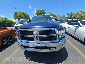 2012 Ram 3500 Laramie Crew Cab Long Bed DRW - miniatura 2