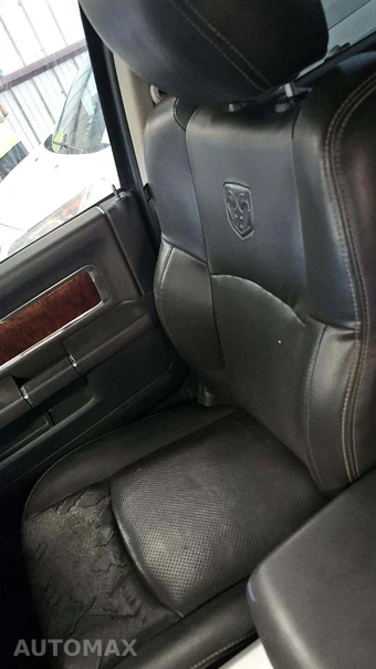 2012 Ram 3500 Laramie Crew Cab Long Bed DRW - miniatura 24
