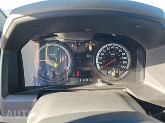 2012 Ram 5500 Cab Chassis ST Regular Cab DRW - miniatura 12
